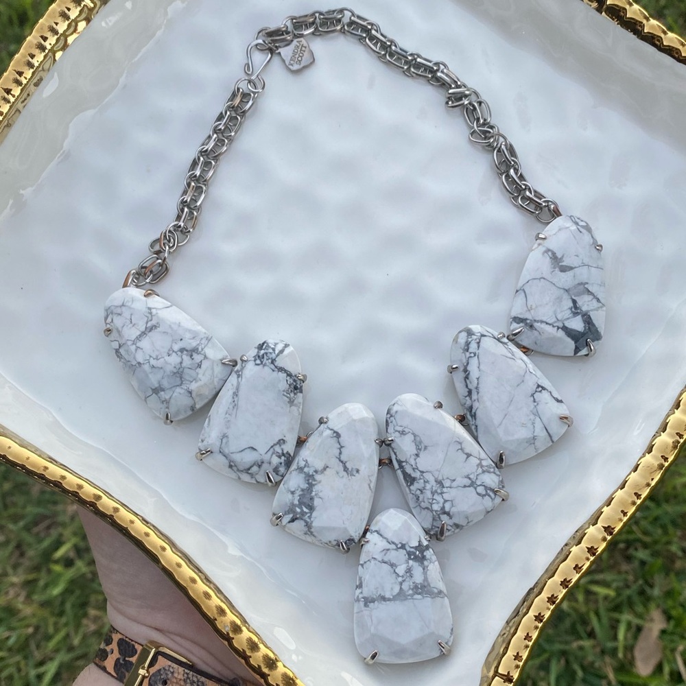 Kendra Scott Howlite Harlow Statement Necklace